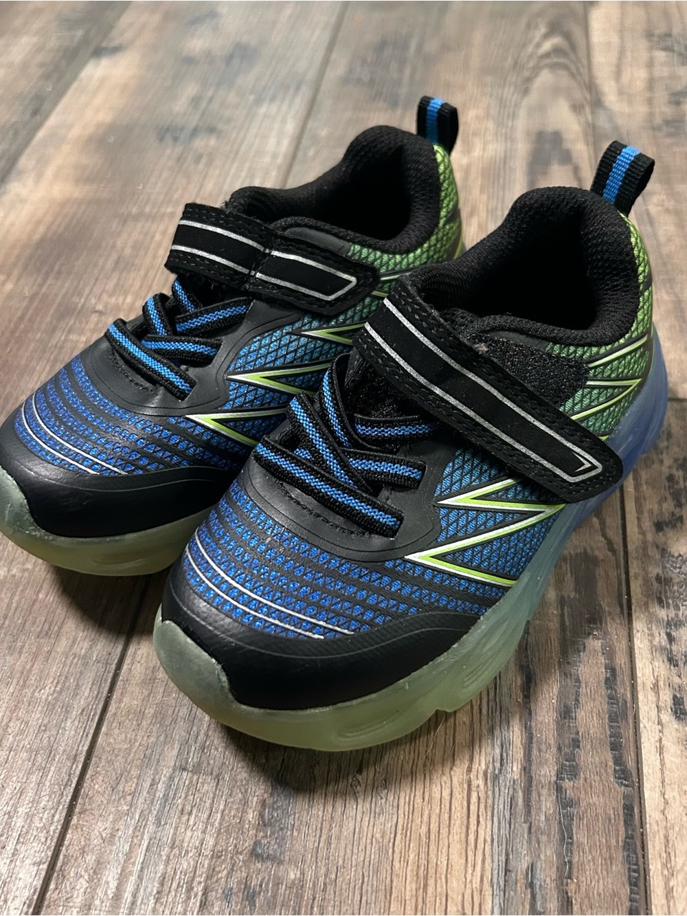 Athletic Works Toddler Size 7 Green And Blue Light Up Shoes Sneakers Slip On